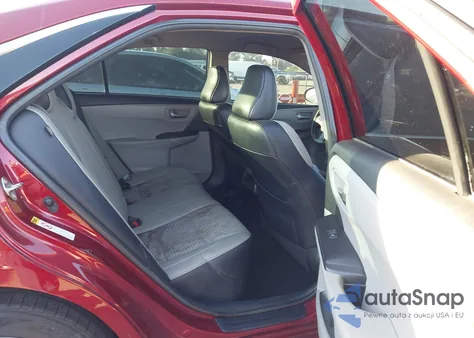 2015 Toyota Camry Se z USA, uszkodzony, nr VIN 4T1BF1FK0FU936641